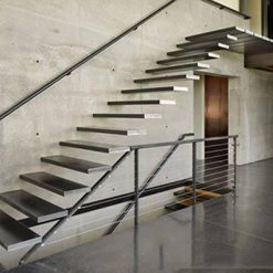 Gia Công Cầu Thang Sắt, Thép Theo Yêu Cầu
