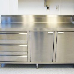 Gia công tủ inox đựng dụng cụ chuyên dụng
